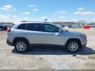 2017 Jeep Cherokee Latitude 4x4 Silver vin: 1C4PJMCS3HW601041