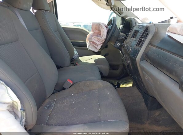 1FT7W2B61KEC31375 2019 FORD F-250 Белый Вид салона спереди