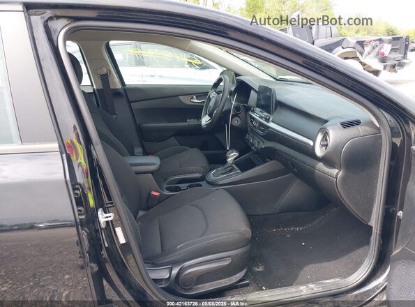 3KPF24AD5ME369771 2021 KIA FORTE Black Widok wnętrza z przodu