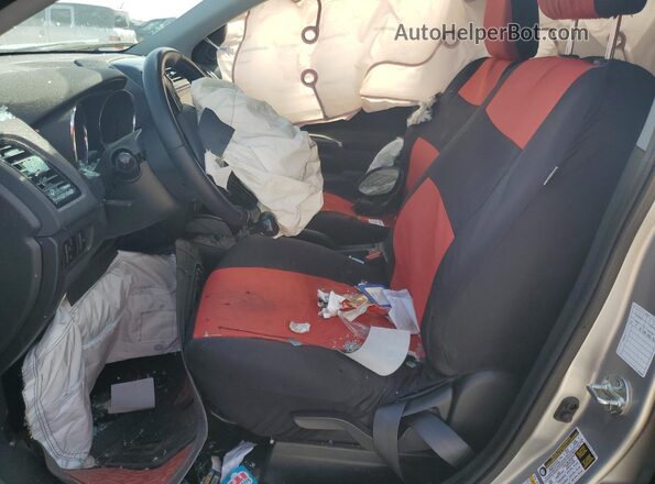 JA4APVAU6MU019482 2021 MITSUBISHI OUTLANDER Серебряный Вид салона спереди