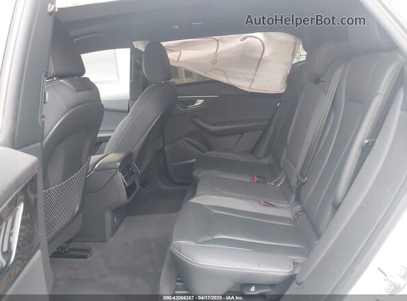 WA1FVAF17LD008900 2020 AUDI Q8 White VIN კოდის სტიკერის ხედი