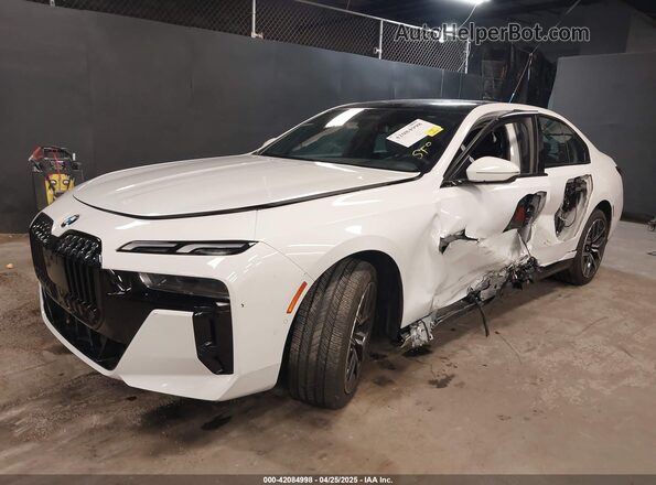 WBA33EH05RCP97943 2024 BMW OTHER Белый Передняя левая четверть