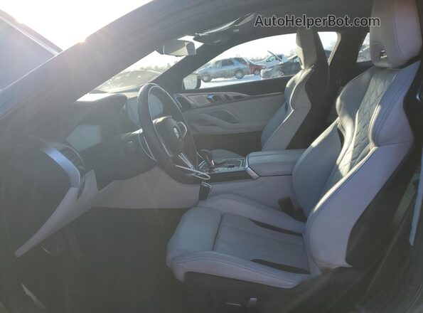 WBSAE0C07LCD01784 2020 BMW M8 Gray Widok wnętrza z przodu