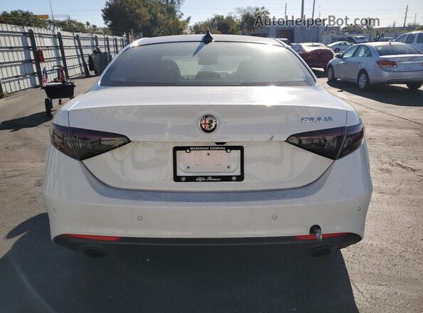 ZARFAMAN6R7685530 2024 ALFA ROMEO GIULIA Белый Вид сзади