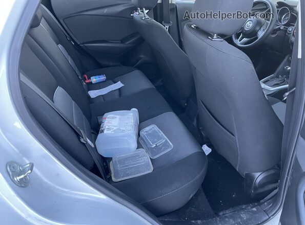 JM1DKFC79H0168772 2017 MAZDA CX-3 Silver Вид салону спереду