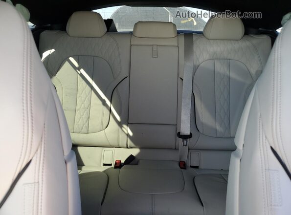 5UX33EX02R9U96529 2024 BMW X6 Белый Вид задних сидений