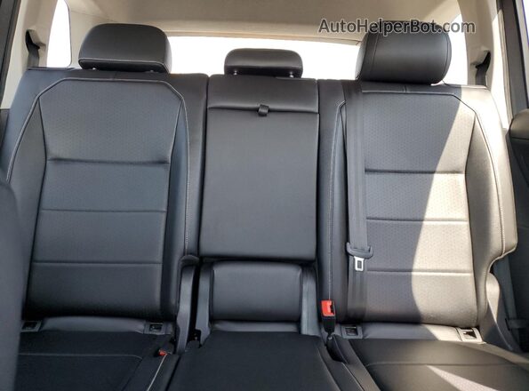 3VV3B7AX5MM056841 2021 VOLKSWAGEN TIGUAN Серый Вид задних сидений