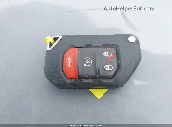 1C6JJTAG1LL108622 2020 JEEP GLADIATOR Красный Вид панели приборов
