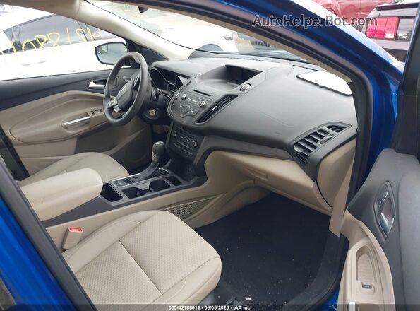 1FMCU0GD9HUE04490 2017 FORD ESCAPE Синий Вид салона спереди