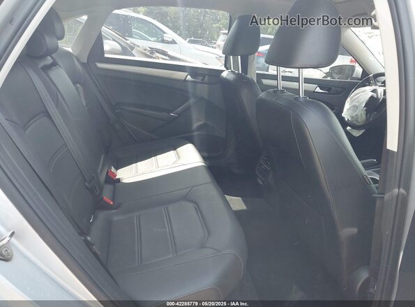 1VWSA7A32MC002440 2021 VOLKSWAGEN PASSAT Silver Vista de la etiqueta del VIN
