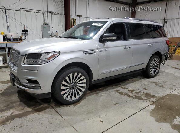 5LMJJ2LT1JEL04387 2018 LINCOLN NAVIGATOR Серебряный Передняя левая четверть