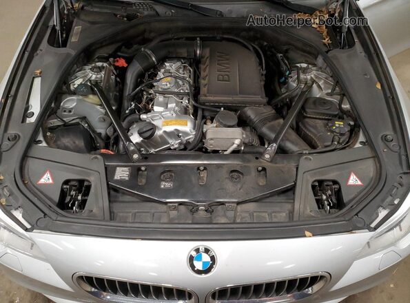 WBA5B3C53GG254566 2016 BMW 5 SERIES Silver Vista interior trasera