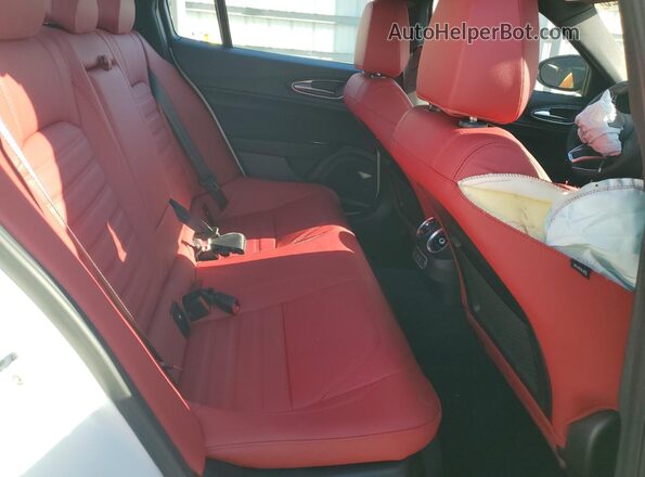 ZARFAMAN6R7685530 2024 ALFA ROMEO GIULIA Белый Вид задних сидений