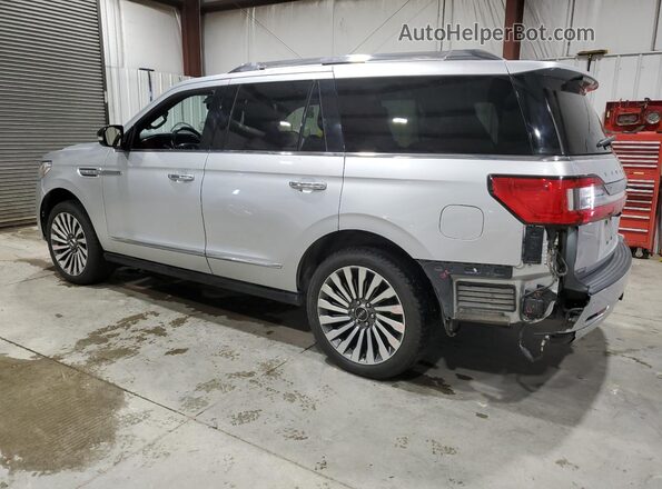 5LMJJ2LT1JEL04387 2018 LINCOLN NAVIGATOR Серебряный Задняя левая четверть