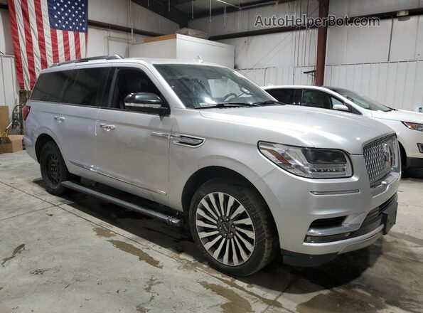 5LMJJ2LT1JEL04387 2018 LINCOLN NAVIGATOR Серебряный Передняя правая четверть