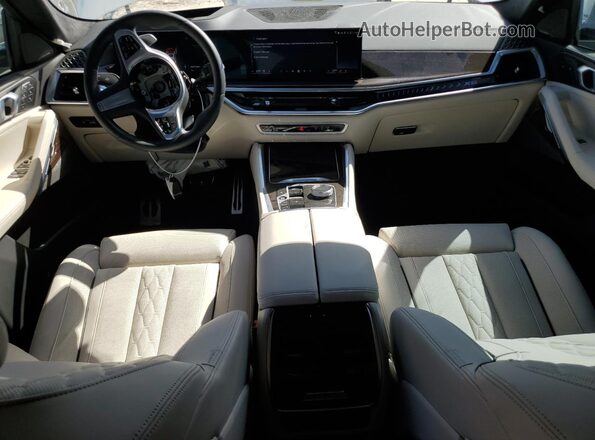 5UX33EX02R9U96529 2024 BMW X6 Белый Вид панели приборов