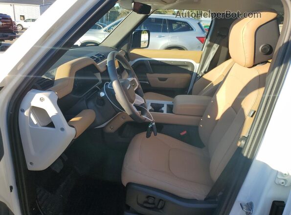 SALEJ7EX7S2368905 2025 LAND ROVER DEFENDER Белый Вид салона спереди