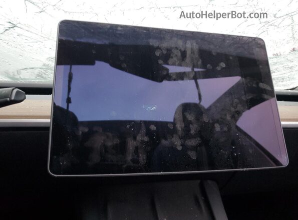 5YJ3E1EA6MF922723 2021 TESLA MODEL Красный Вид щитка приборов