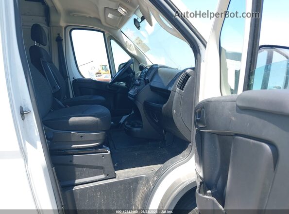 3C6LRVCG1ME574801 2021 RAM PROMASTER 2500 White Front interior view