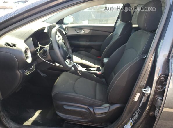 3KPF24AD7ME403970 2021 KIA FORTE Серый Вид салона спереди