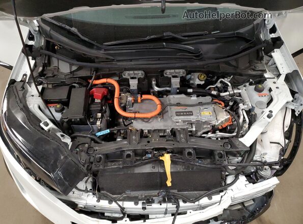 JN1DF0CD9PM701477 2023 NISSAN ARIYA White Vista del compartimento del motor