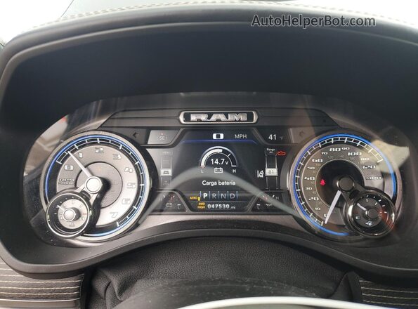 1C6SRFHT7LN261737 2020 RAM 1500 Black Instrument cluster view