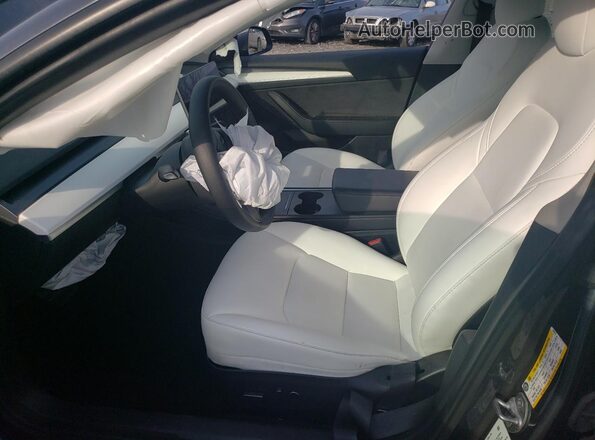 5YJ3E1EB8MF032510 2021 TESLA MODEL Серый Вид салона спереди