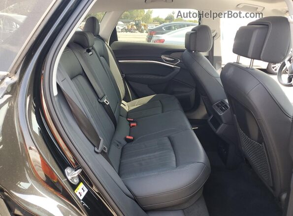 WA14AAGE1RB046146 2024 AUDI Q8 Black Rear seats view
