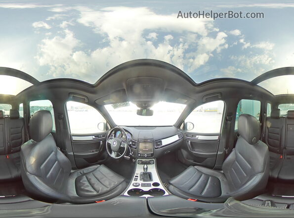 WVGRF7BP4HD002570 2017 VOLKSWAGEN TOUAREG Черный Панорамный вид салона 360°