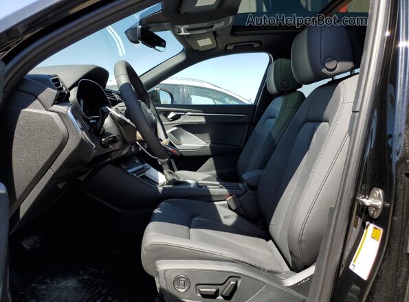 WA1DECF37S1029217 2025 AUDI Q3 Black Вид салону спереду