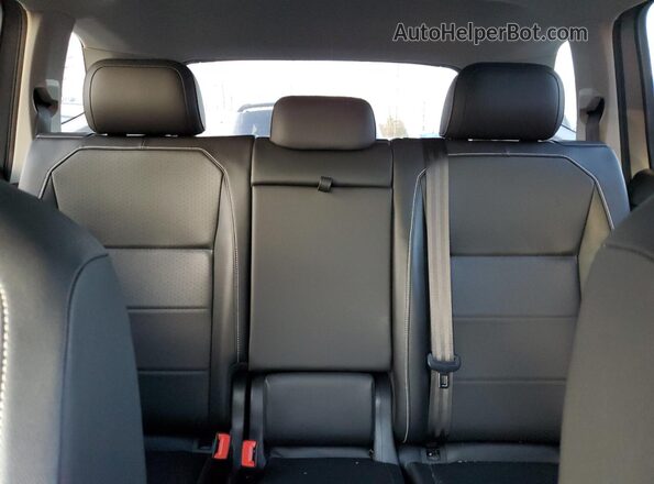 3VV2B7AX4MM071617 2021 VOLKSWAGEN TIGUAN Silver Հետևի նստատեղերի տեսք