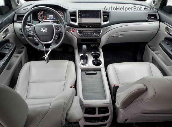 5FNYF5H58JB033362 2018 HONDA PILOT Черный Вид панели приборов