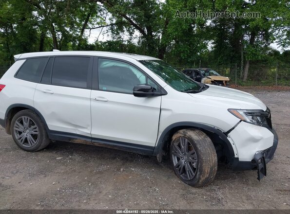 5FNYF7H58MB015881 2021 HONDA PASSPORT White Front view
