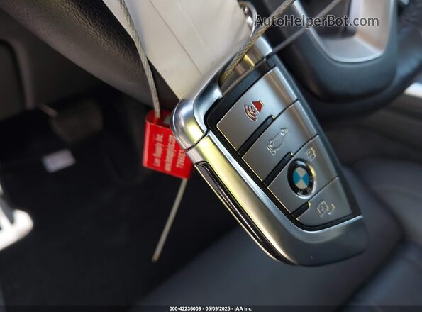 5UXCW2C08N9L32899 2022 BMW X7 Черный Вид панели приборов