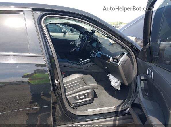 5UXCY6C09M9G37363 2021 BMW X6 Черный Вид салона спереди