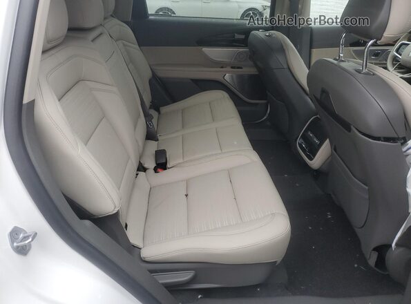 5LMPJ8KA5RJ791903 2024 LINCOLN NAUTILUS Белый Вид задней части салона