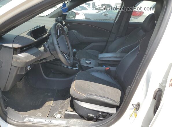 3FMTK4SE6MMD99678 2021 FORD MUSTANG Белый Вид салона спереди