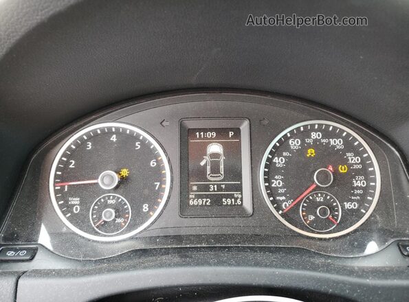 WVGUV7AX0HK008456 2017 VOLKSWAGEN TIGUAN Белый Вид щитка приборов