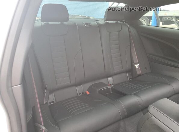 3MF13DM02R8E49919 2024 BMW M2 Синий Вид задних сидений
