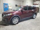 2020 Kia Sorento S Maroon vin: 5XYPGDA57LG613372