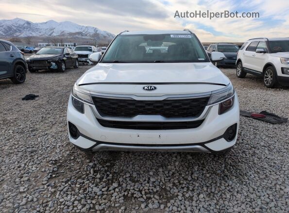 KNDERCAA4M7166135 2021 KIA SELTOS Белый Вид спереди