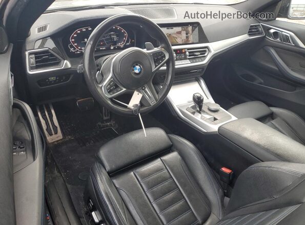 WBA13AR04NCJ02389 2022 BMW M4 Серый Вид панели приборов