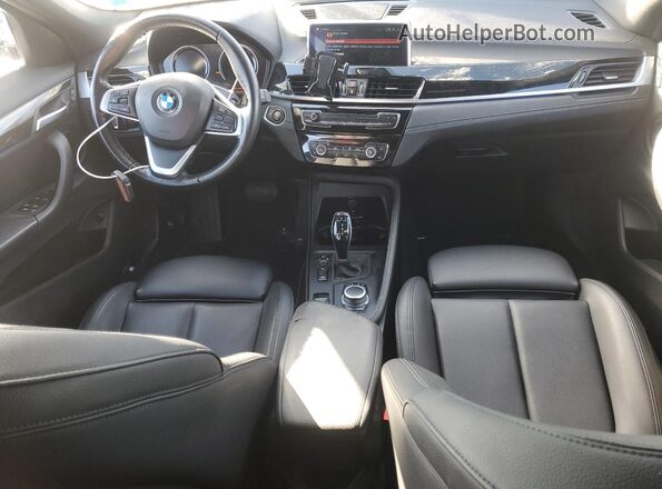 WBXYJ1C07N5T93056 2022 BMW X2 Black Vista del salpicadero