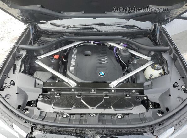 5UX23EM06R9V63276 2024 BMW X7 Gray Vista del compartimento del motor