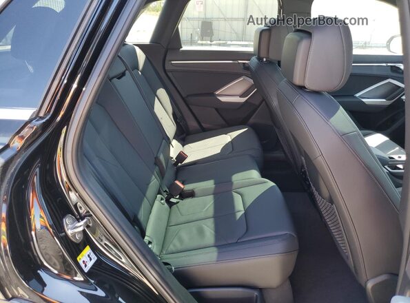 WA1DECF37S1029217 2025 AUDI Q3 Black Вид задньої частини салону