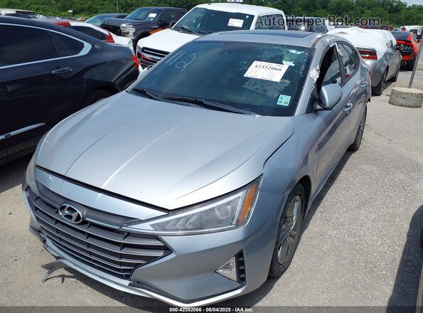 KMHD84LF1LU995981 2020 HYUNDAI ELANTRA Серебряный Передняя левая четверть