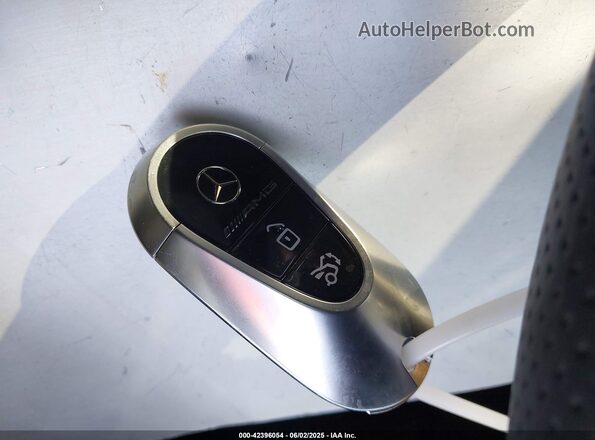 W1KLF6DB4SA150657 2025 MERCEDES-BENZ E Серый Вид панели приборов