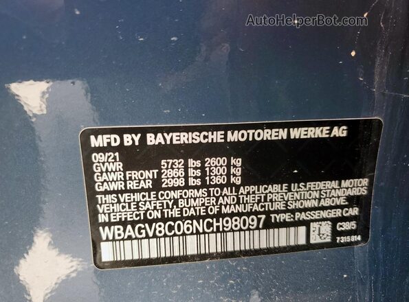 WBAGV8C06NCH98097 2022 BMW M8 Blue Vista del compartimento del motor