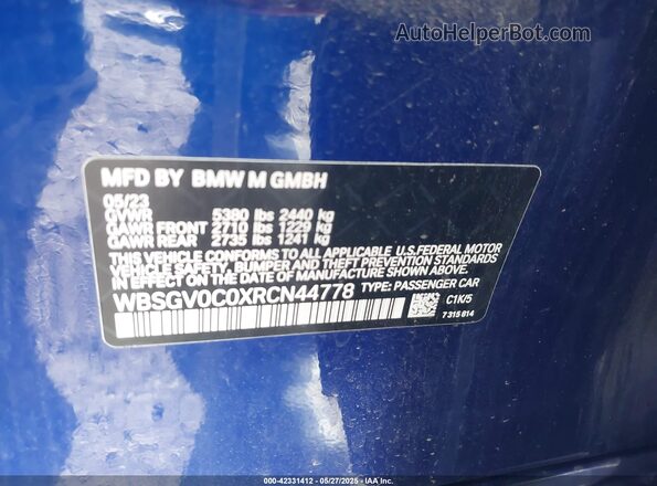 WBSGV0C0XRCN44778 2024 BMW M8 Blue Widok komory silnika