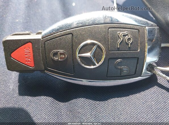 WDCTG4EB6KU009401 2019 MERCEDES-BENZ GLA 250 White Widok deski rozdzielczej
